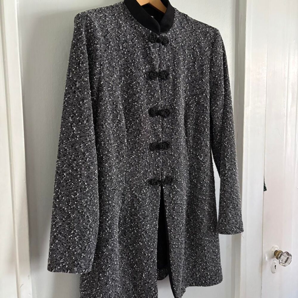 VINTAGE Women's Black and Grey frog button closure long sleeve jacket